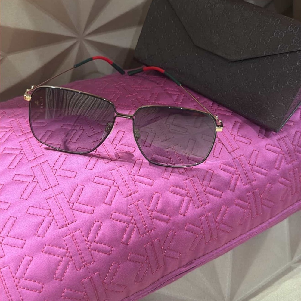 Gucci Black oversized Designer Sunglasses red and green handles NWT - Picture 5 of 8